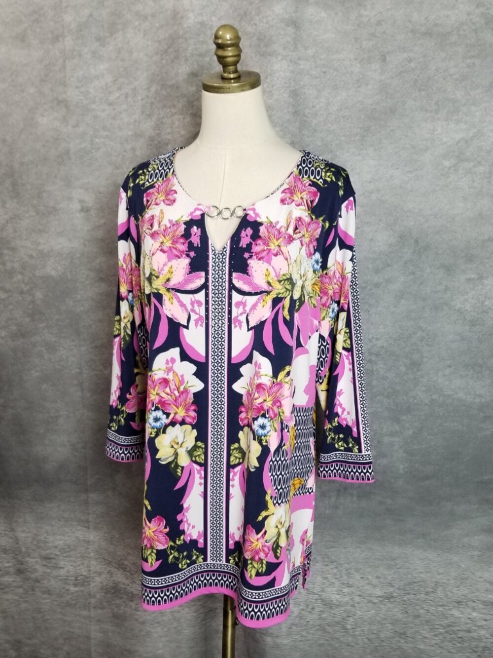 JM Collection Floral Tunic Size XL Pink Blue Chain Neck Rhinestones 3/4 Sleeve - Picture 3 of 7